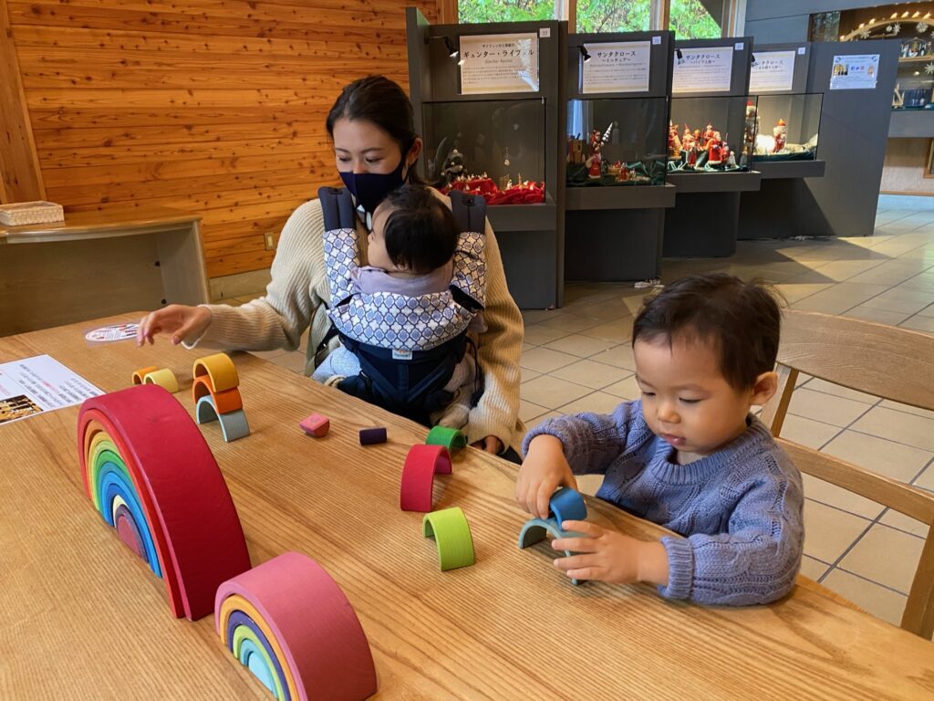 軽井沢 雨の日にも最適 赤ちゃんも楽しめる エルツおもちゃ博物館 ムーゼの森 George Annaと散歩すれば